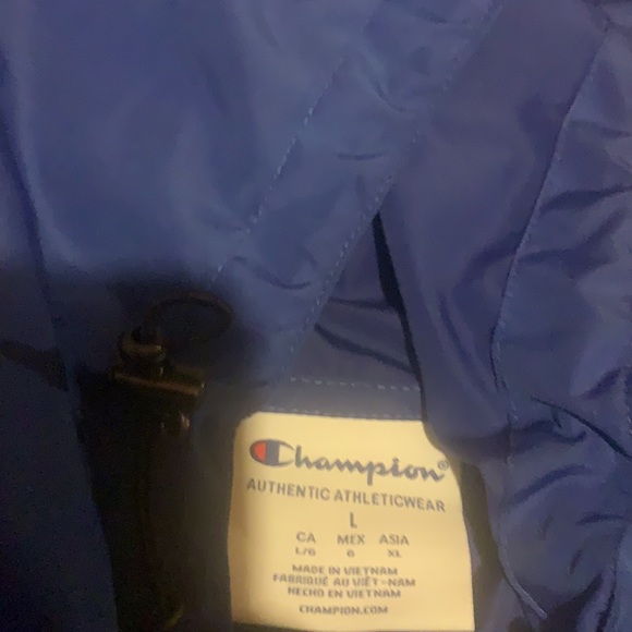 Champion wind breaker - Picture 2 of 5